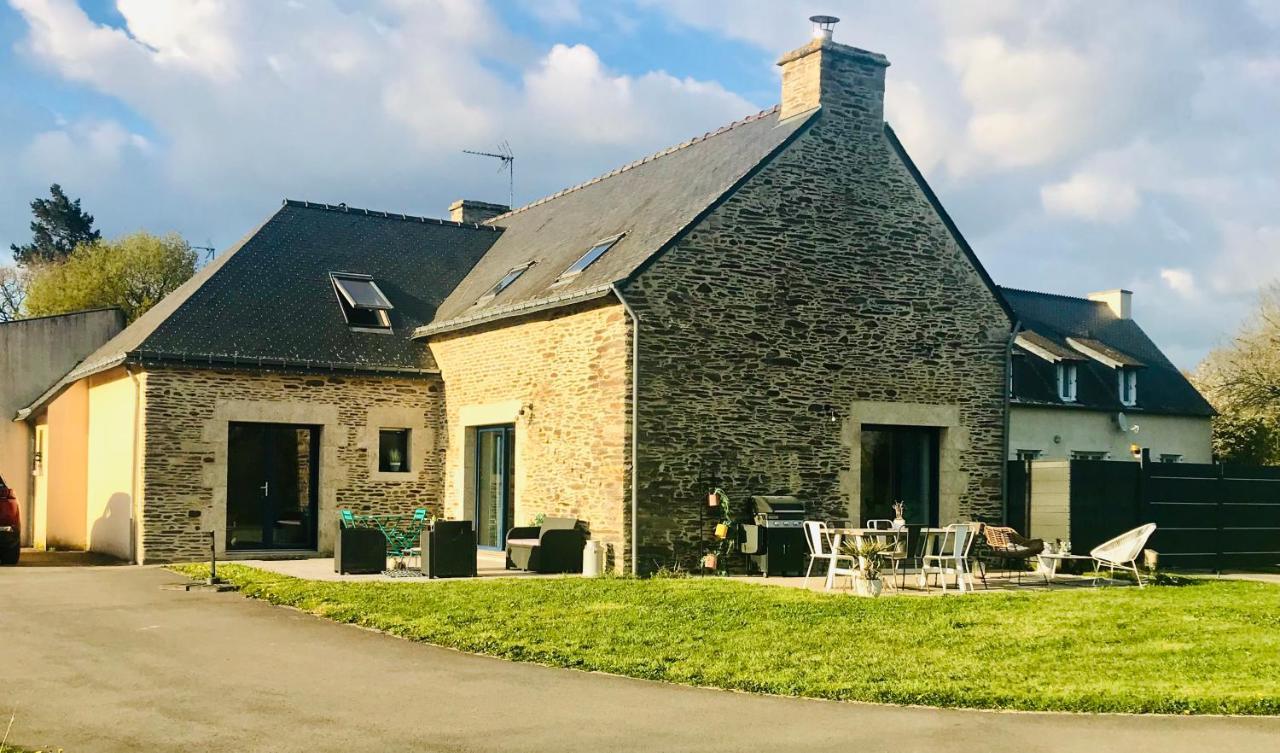 Au Petit Bonheur De Claire Et Jo Bed and Breakfast La Chapelle-Caro Exteriör bild